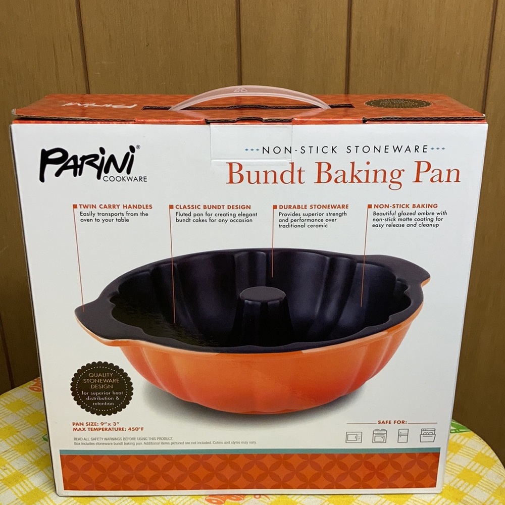 Parini Non Stick Stoneware Bundt Baking Pan - Picture 3 of 5